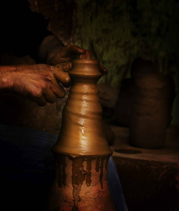 Où découvrir des ateliers de poterie traditionnelle au Maroc sans passer par les circuits touristiques ?