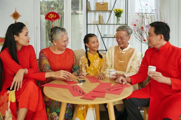 Quelle croisière permet de suivre des cours de calligraphie arabe en mer Rouge?