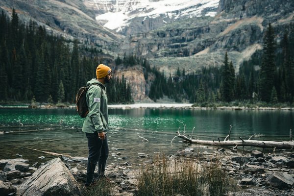 Comment organiser une expédition de trekking dans le parc national de Kluane, Canada?